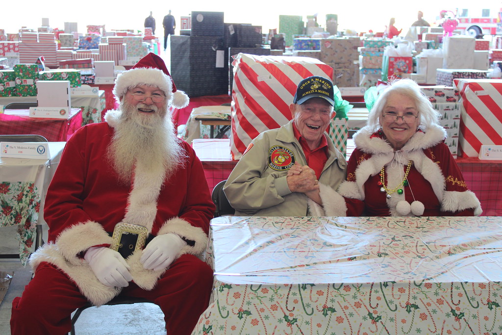 Military Family Christmas Celebration (1 of 7)